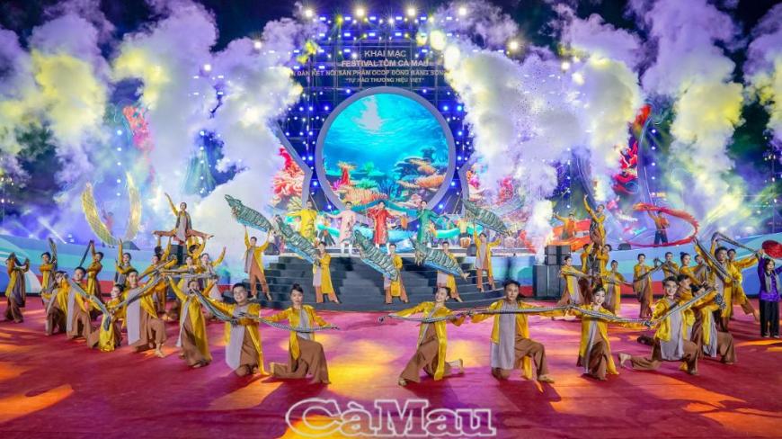 Tối 10/12, UBND tỉnh Cà Mau tổ chức Festival tôm Cà Mau và Diễn đàn kết nối sản phẩm OCOP Đồng bằng sông Cửu Long - 2023, với chủ đề: 'Festival tôm Cà Mau - Tự hào thương hiệu Việt'.