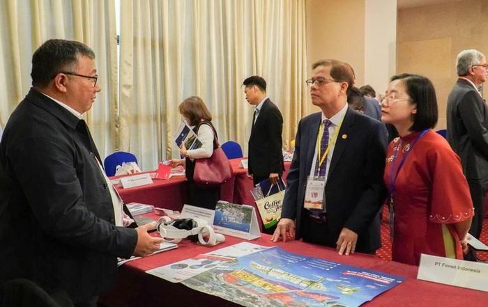 Khánh Hòa đề nghị Indonesia sớm xuất khẩu tôm hùm giống sang Việt Nam