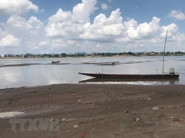 Tình trạng thiếu mưa cũng khiến cho rất nhiều hồ chứa nước tại tỉnh Nakhon Phanom chỉ còn duy trì được 20-30% công suất thiết kế, trong khi các phụ lưu của sông Mekong cũng đang cạn nước.