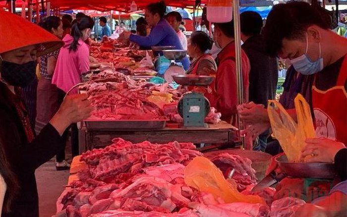 Nhằm khuyến khích sản xuất một số hàng hóa nông nghiệp trong nước, Chính phủ Lào đã quy định danh mục hàng hóa nông nghiệp cấm nhập khẩu, gồm 6 nhóm sản phẩm từ thực vật và 3 nhóm sản phẩm từ động vật, thủy sản. 