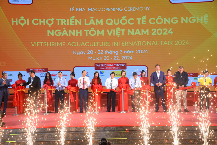 8h00 sáng nay (20/3/2024), Hội chợ Triển lãm Quốc tế Công nghệ ngành tôm Việt Nam lần thứ 5 năm 2024 (VietShrimp 2024) chính thức khai mạc tại Trung tâm Hội nghị tỉnh Cà Mau.