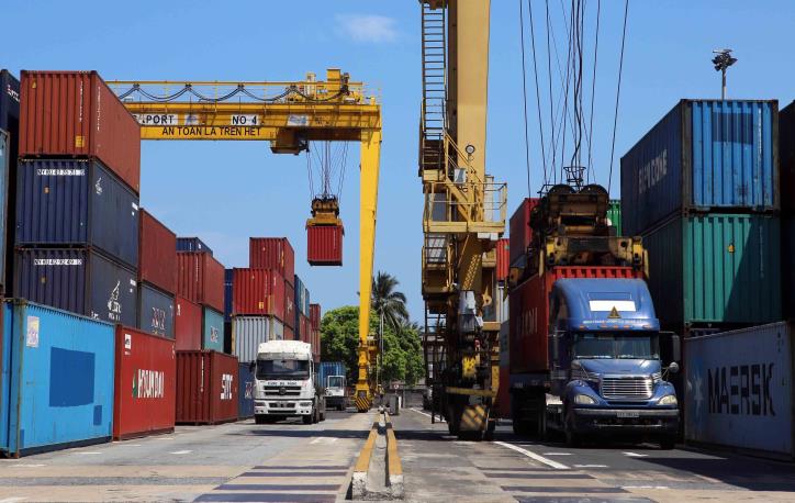 Hàng loạt mặt hàng xuất khẩu của Việt Nam đang phải đối diện với khó khăn trong xuất khẩu trước tình trạng thiếu container rỗng.