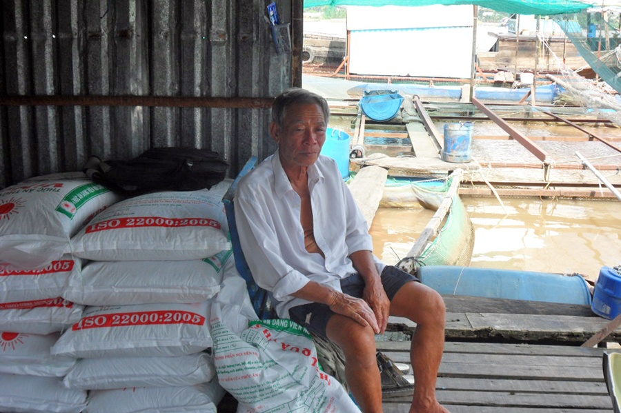 Từng là một trong những làng nghề đem lại thu nhập cao, ví như “làng tỷ phú” vì điều kiện tự nhiên thuận lợi nhưng vài tháng qua, làng nuôi cá bè La Ngà (huyện Định Quán, tỉnh Đồng Nai) đang trở nên hoang vắng, đìu hiu.