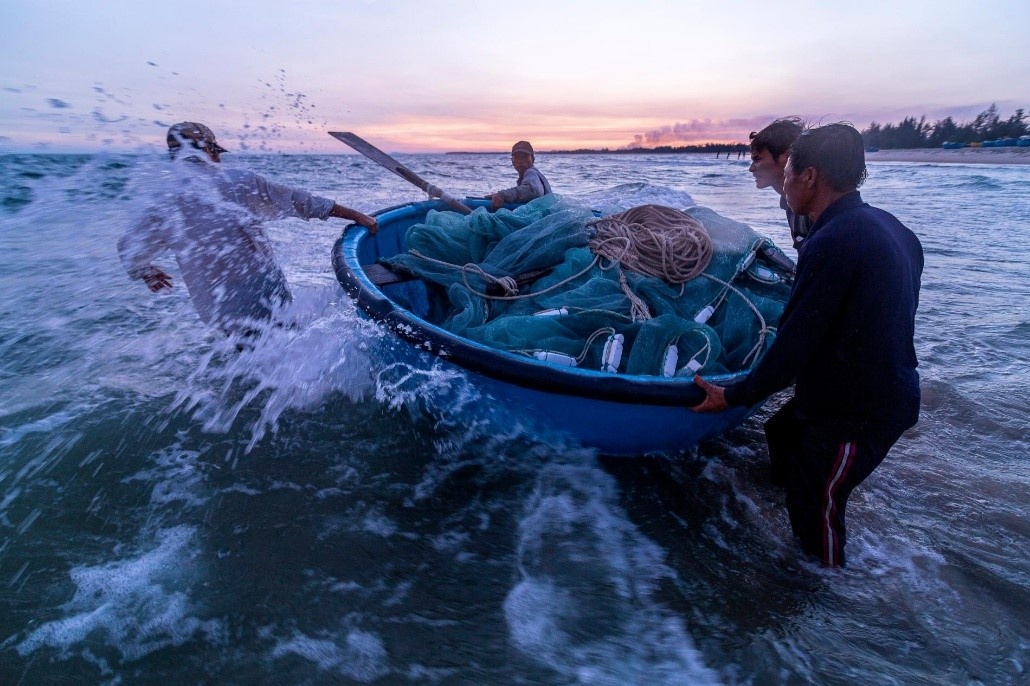 Thuyền thúng, vượt ngoài những giá trị là phương tiện di chuyển và đánh bắt, chúng đã trở thành biểu trưng cho sự sáng tạo của ngư dân, và nét độc đáo của nghề cá Việt Nam trong mắt bạn bè thế giới.